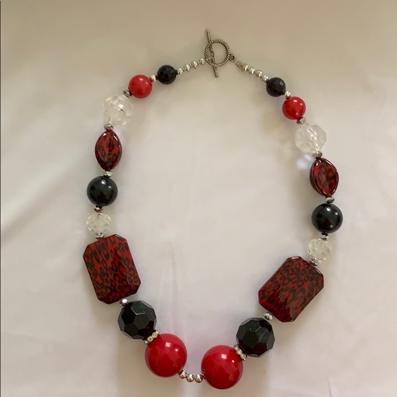 Jewelry - Very Elegant Statement Necklace - Black and Red
